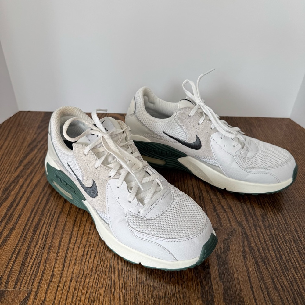 Nike Air Max Excee- Women’s 8.5